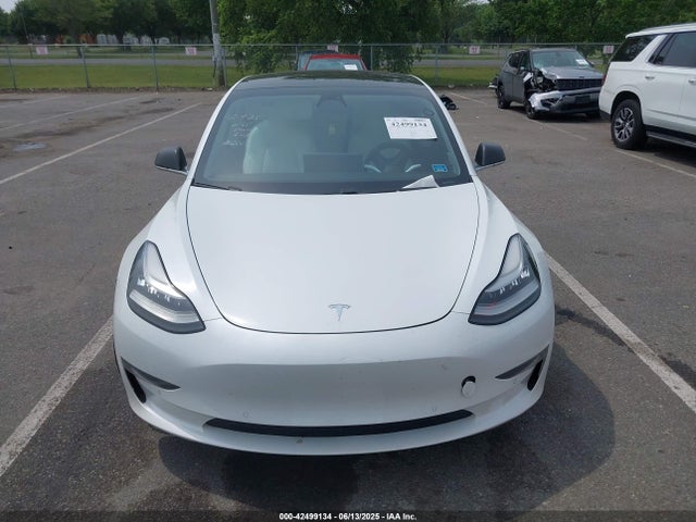 5YJ3E1EB2KF452003 Tesla MODEL 3