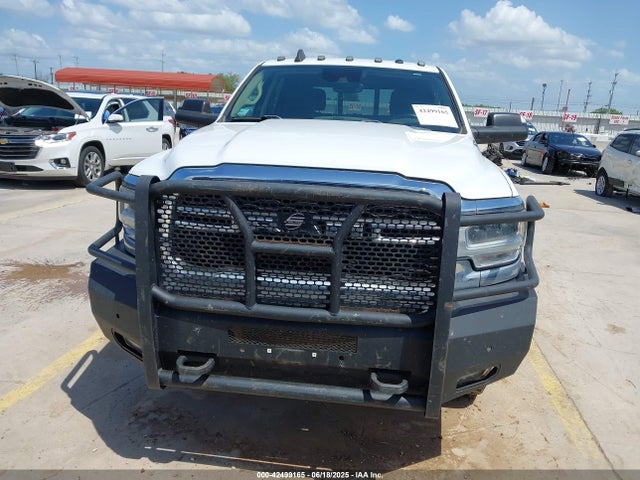 RAM 2019 2019 3C6UR5HLXKG621237 Image 12
