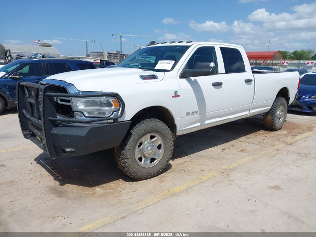RAM 2019 2019 3C6UR5HLXKG621237 Image 2