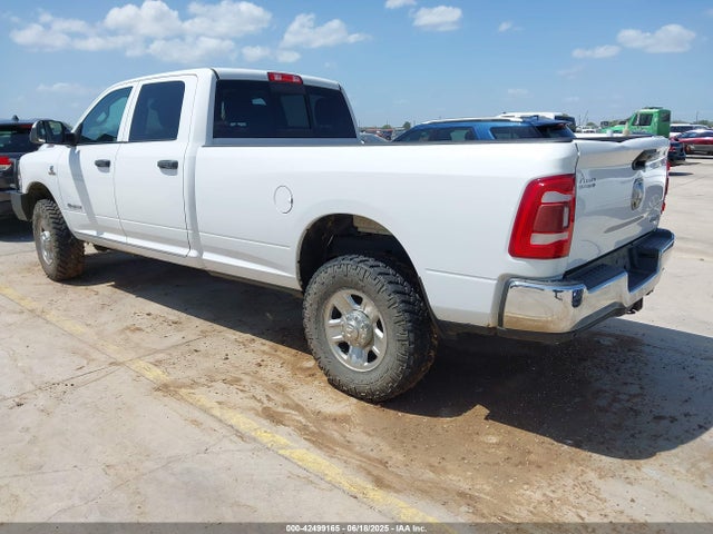 RAM 2019 2019 3C6UR5HLXKG621237 Image 3