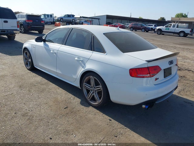 2011 AUDI S4 WAUKGAFL2BA032440 Photo 2