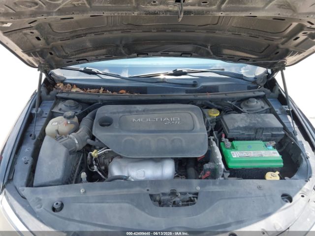 1C3CCCAB7FN556201 Chrysler 2015