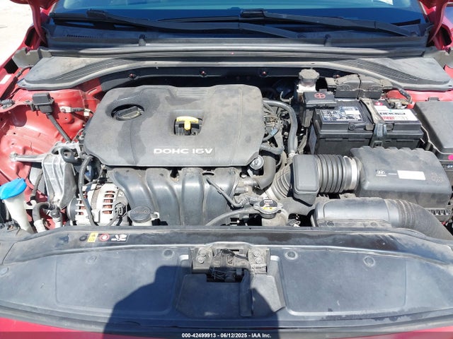 KMHD74LF8HU114266 Hyundai ELANTRA SE