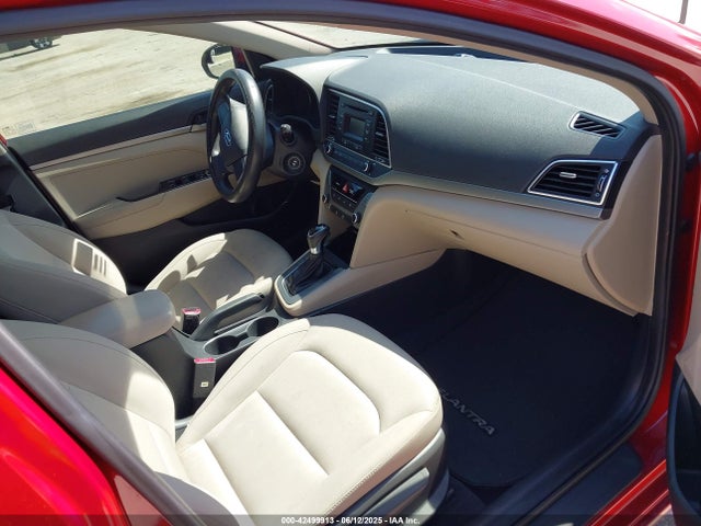 KMHD74LF8HU114266 Hyundai ELANTRA SE