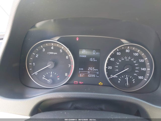 KMHD74LF8HU114266 Hyundai ELANTRA SE