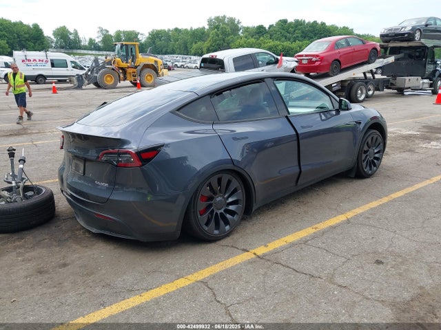 2023 TESLA MODEL Y 7SAYGDEF3PF801796 Photo 3