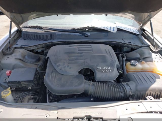 2C3CDXBG9JH129439 Dodge Charger Sxt Rwd