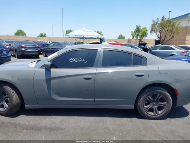 2C3CDXBG9JH129439 Dodge Charger Sxt Rwd