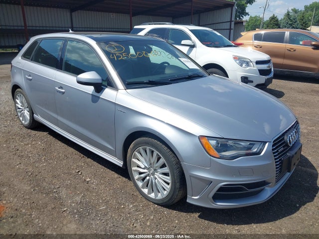 2016 AUDI A3 E-TRON WAUUPBFF8GA051946 Photo 0