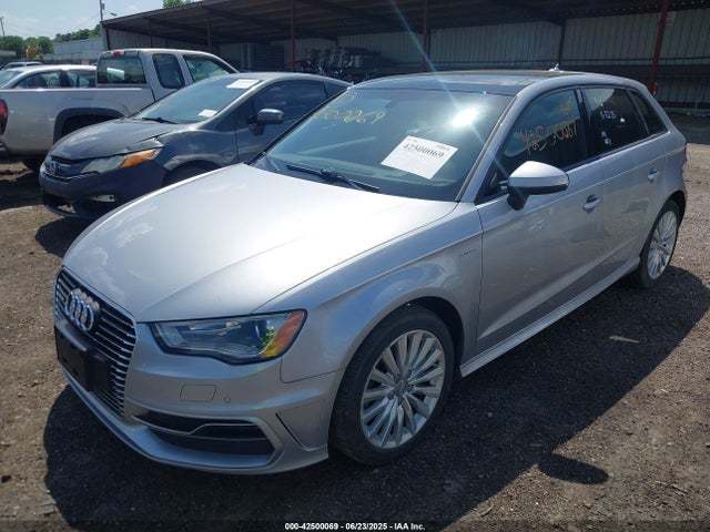 2016 AUDI A3 E-TRON WAUUPBFF8GA051946 Photo 1
