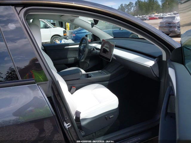 2024 TESLA MODEL Y 7SAYGDEE9RF190862 Photo 4