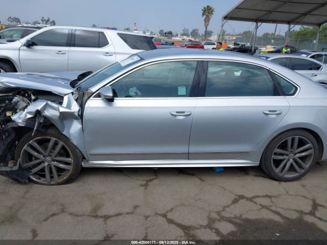 1VWDT7A38HC066443 Volkswagen 1.8 tsi