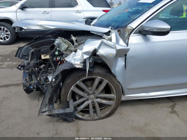 1VWDT7A38HC066443 Volkswagen 1.8 tsi