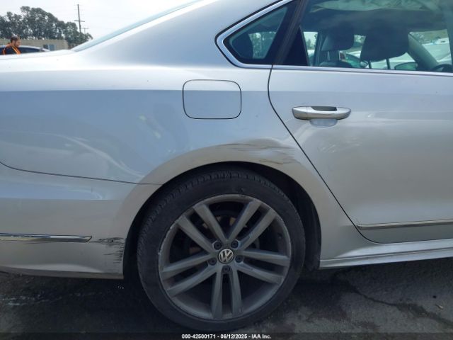 1VWDT7A38HC066443 Volkswagen 1.8 tsi