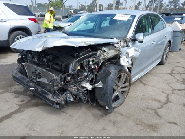 1VWDT7A38HC066443 Volkswagen 1.8 tsi