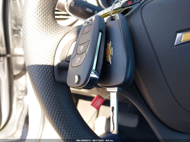 KL7CJNSM5NB503071 Chevrolet le2