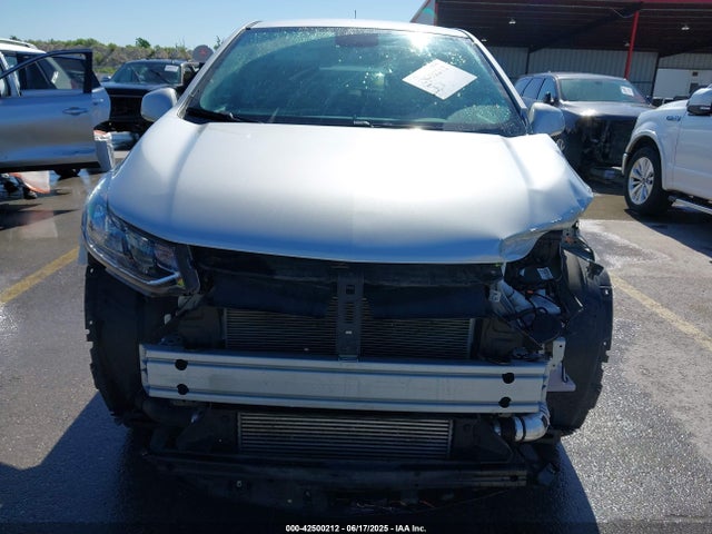 KL7CJNSM5NB503071 Chevrolet le2