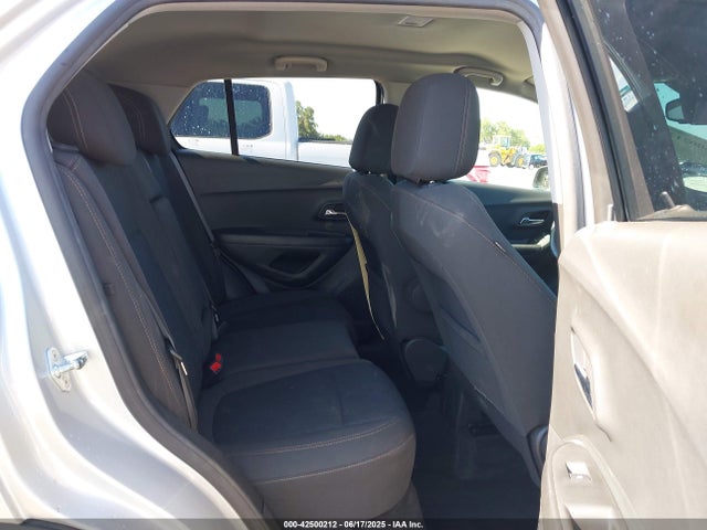 KL7CJNSM5NB503071 Chevrolet le2