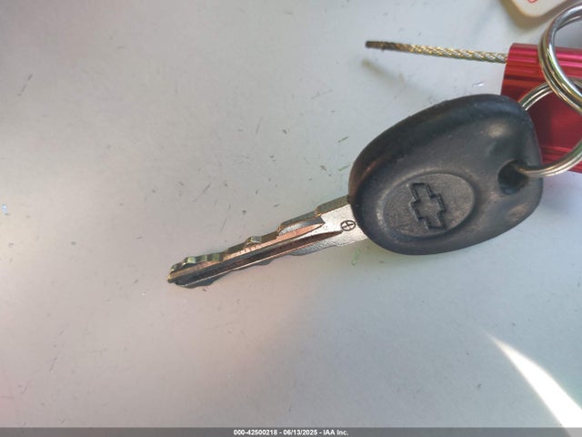 2G1WC5E33E1110496 Chevrolet lfx