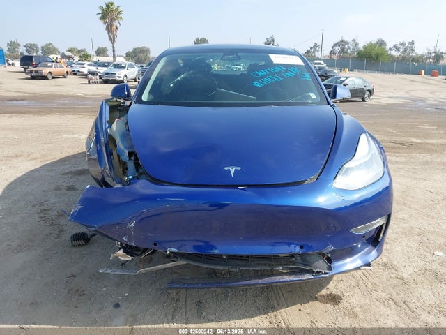 5YJ3E1EB1NF189698 Tesla MODEL 3
