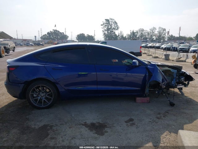 5YJ3E1EB1NF189698 Tesla MODEL 3