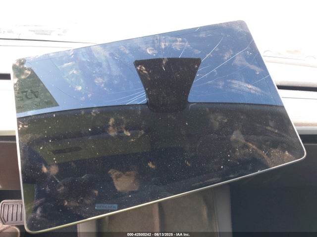 5YJ3E1EB1NF189698 Tesla MODEL 3