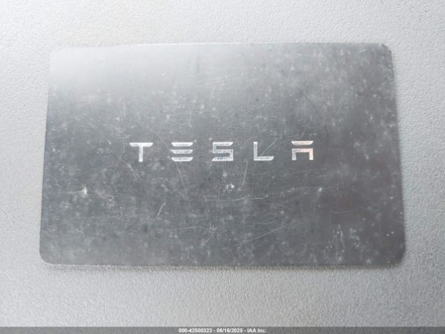 7SAYGDEF3NF328009 Tesla Model Y