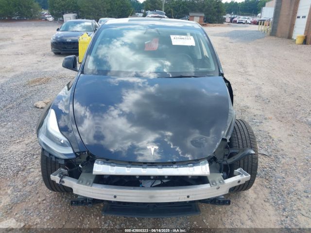 7SAYGDEF3NF328009 Tesla Model Y