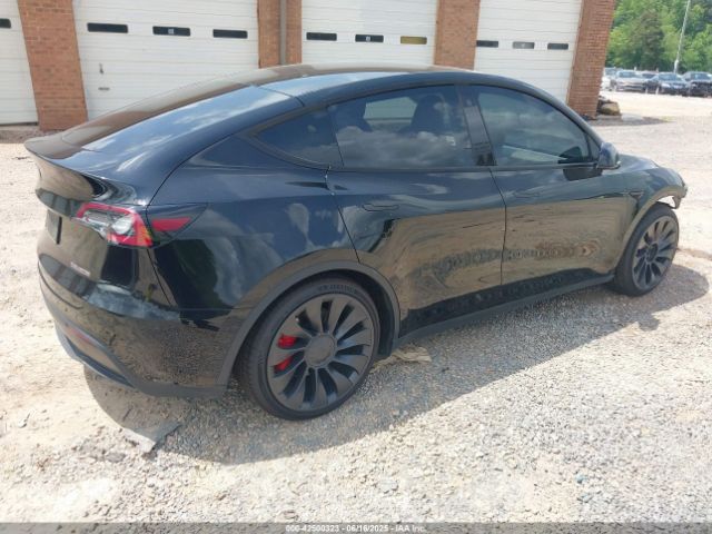 7SAYGDEF3NF328009 Tesla Model Y