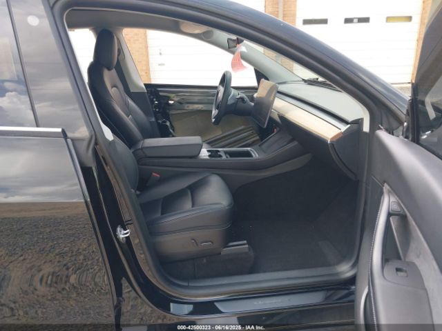 7SAYGDEF3NF328009 Tesla Model Y