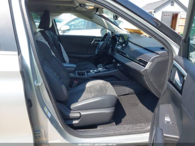 2023 MITSUBISHI OUTLANDER JA4J4UA80PZ052636 Photo 4