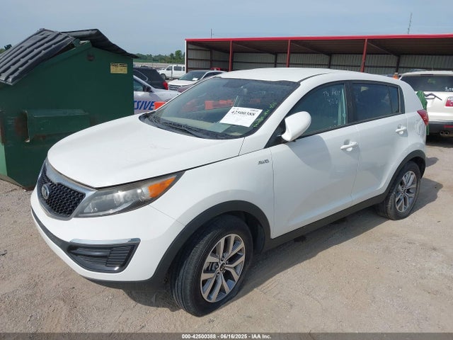 KIA Sportage Lx 2015 KNDPBCAC2F7710696 Image 2