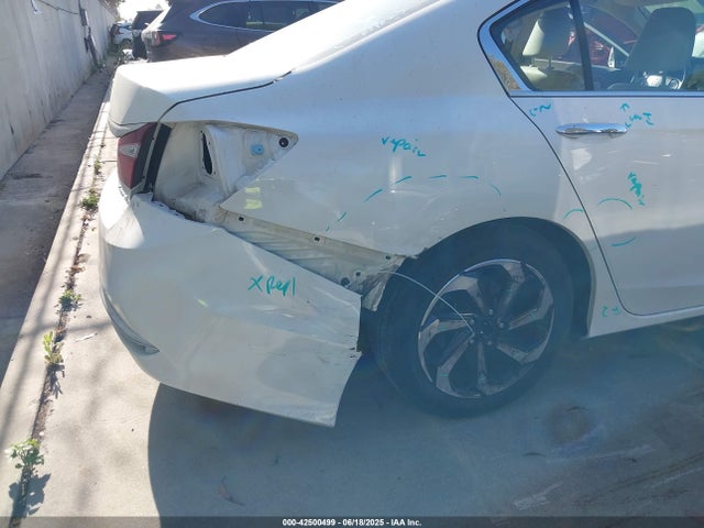 1HGCR2F88GA086921 Honda k24w1