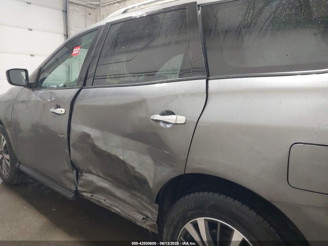 Nissan Pathfinder 2017 5N1DR2MM1HC668654 Image 6