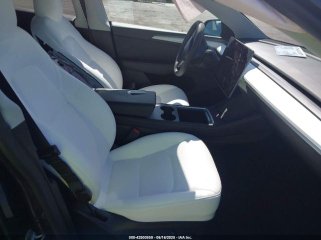 2025 TESLA MODEL Y 7SAYGDEE0SA338755 Photo 4
