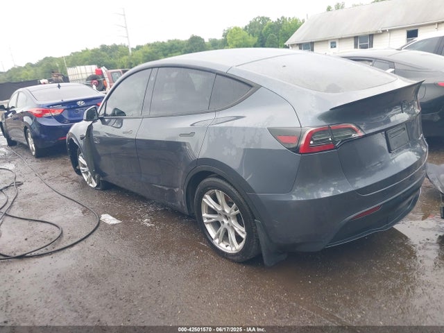 2023 TESLA MODEL Y 7SAYGDEF2PA049778 Photo 2