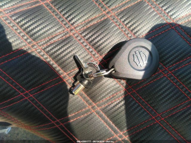 2022 HARLEY-DAVIDSON FLTRXST 1HD1ACL14NB635059 Photo 10