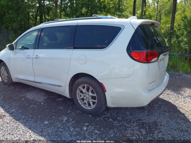 2020 CHRYSLER PACIFICA 2C4RC1BG9LR157275 Photo 2