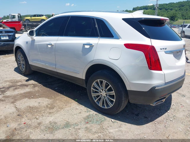 2018 CADILLAC XT5 1GYKNCRS0JZ135809 Photo 2