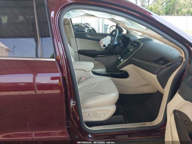 2017 LINCOLN MKC 5LMCJ3D97HUL30963 Photo 4