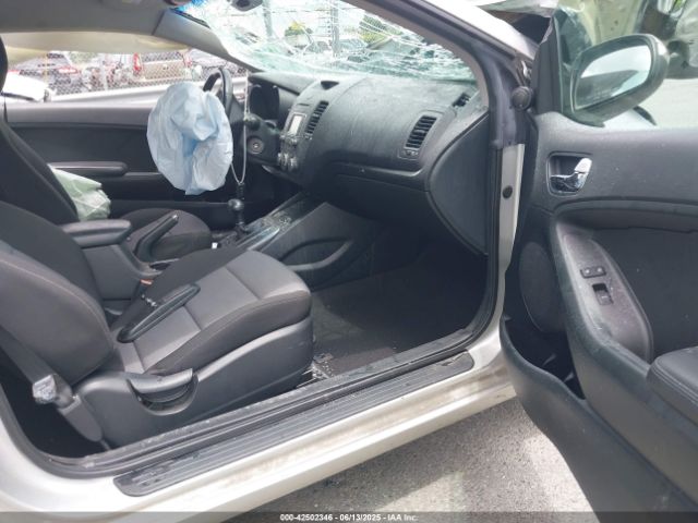 2016 KIA FORTE KOUP KNAFX6A87G5580113 Photo 4