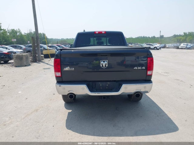 1C6RR7TT0KS609437 RAM 1500 Classic Big Horn  4x4 6'4 Box