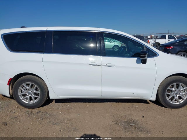 Chrysler Pacifica Select 2025 2C4RC1BG1SR513507 Image 13