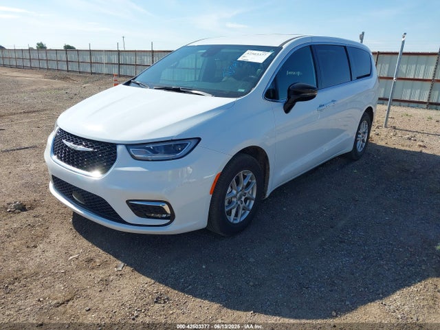 Chrysler Pacifica Select 2025 2C4RC1BG1SR513507 Image 2