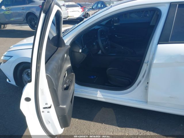 2024 HYUNDAI ELANTRA KMHLL4DG8RU816118 Photo 4