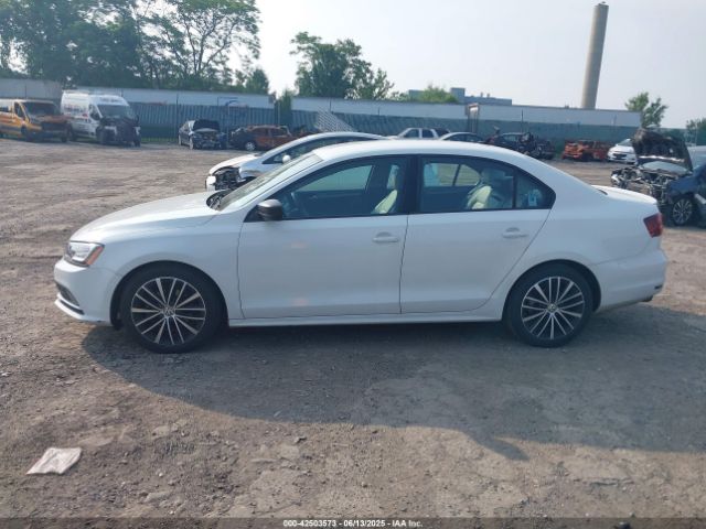 3VWD17AJ2GM268762 Volkswagen Jetta 1.8t Sport