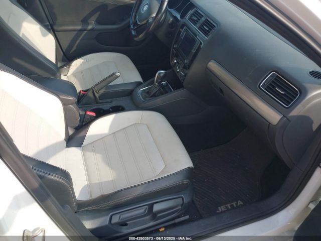3VWD17AJ2GM268762 Volkswagen Jetta 1.8t Sport