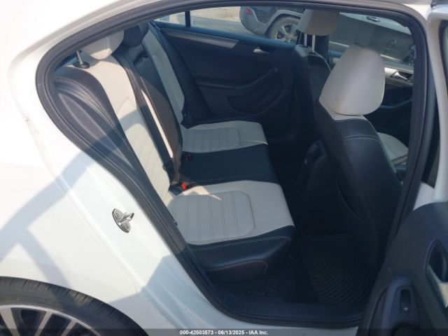 3VWD17AJ2GM268762 Volkswagen Jetta 1.8t Sport