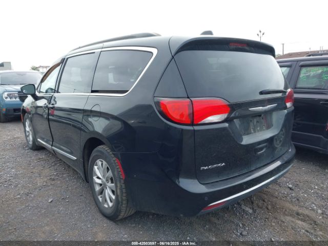 2017 CHRYSLER PACIFICA 2C4RC1BG4HR763669 Photo 2