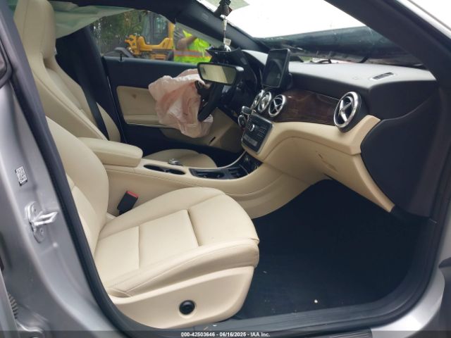 2018 MERCEDES-BENZ CLA 250 WDDSJ4GB9JN524939 Photo 4